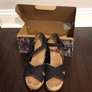 Toms black canvas strappy wedge. Size 9